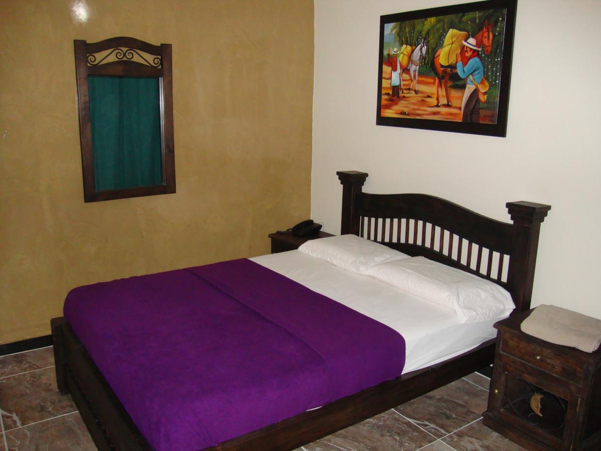 Hotel Emperatriz Armenia  Eksteriør bilde